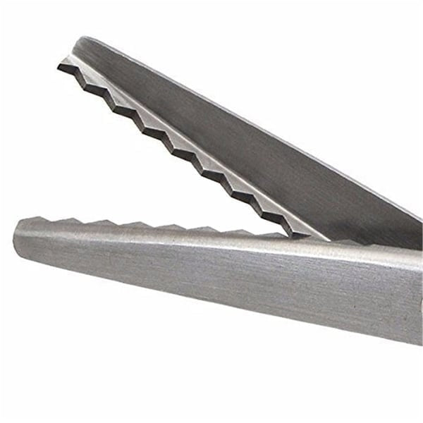Serrated Pinking Scissors – Clean Decorative Cuts for Fabric & DIY
