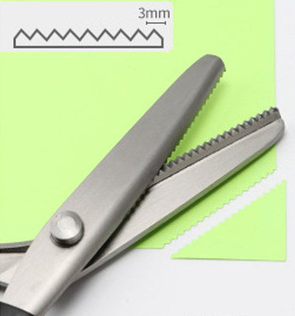 Serrated Pinking Scissors – Clean Decorative Cuts for Fabric & DIY