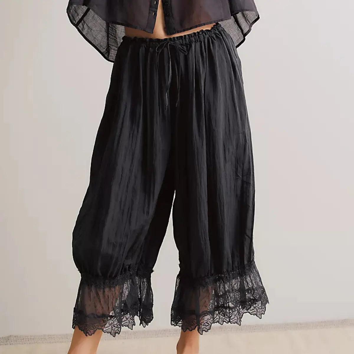 ✨Noxlo Lace Patchwork Bloomer Pants, Y2K Vintage Ruffle Hem Cropped Capri, Elastic Waist Lightweight Streetwear & Loungewear